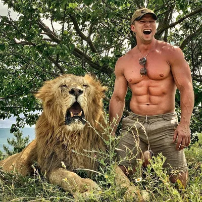 Искрящийся обаяние Романа Курцына на фотографии