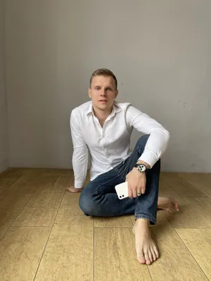 Великолепие эмоций на фото: Роман Васильев в ярких образах 