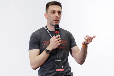 Магнетизм театрального и кинематографического героя: Сергей Васильев на фото