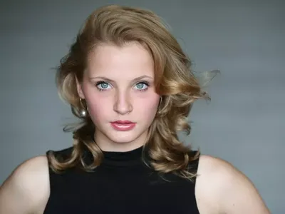 Улыбка, которая озаряет фото: Софья Лебедева в своей лучшей роли