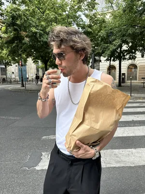 Достижения и таланты Таро Эмир Текин на фото