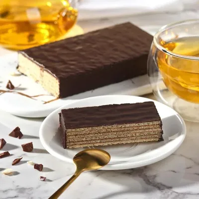 Шоколад Nestle Decoration, с начинкой из пасты фундука и вафельной крошки с  печеньем, 85 г - цена по скидкам и акциям в листовке Заводской райпищеторг  Минска