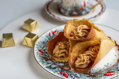 Вафельные корзинки с заварным кремом и фруктами — купить в Киеве с  доставкой | kuldim.com