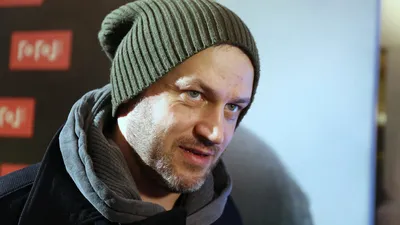 Загадочный образ Василия Сигарева на новой фотосессии