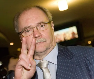 Удивительные фотографии Владимира Бортко в PNG - выберите размер