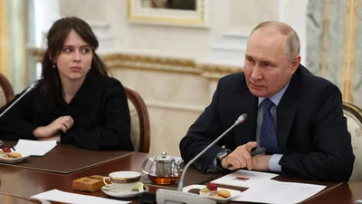 Картинка Владимира Бортко в стиле ретро для iOS 