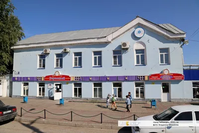 Фото Владимира Волги с кино и театральными аксессуарами