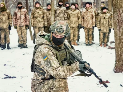 Война начинает управлять сама собой» Что стоит за очередным обострением  украинского кризиса и какую угрозу он несет? : Украина: Бывший СССР:  Lenta.ru